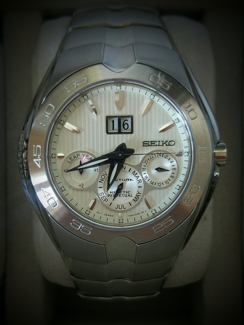 浪琴名匠系列機(jī)械表精工細(xì)作，藝術(shù)品與時間的交易價格