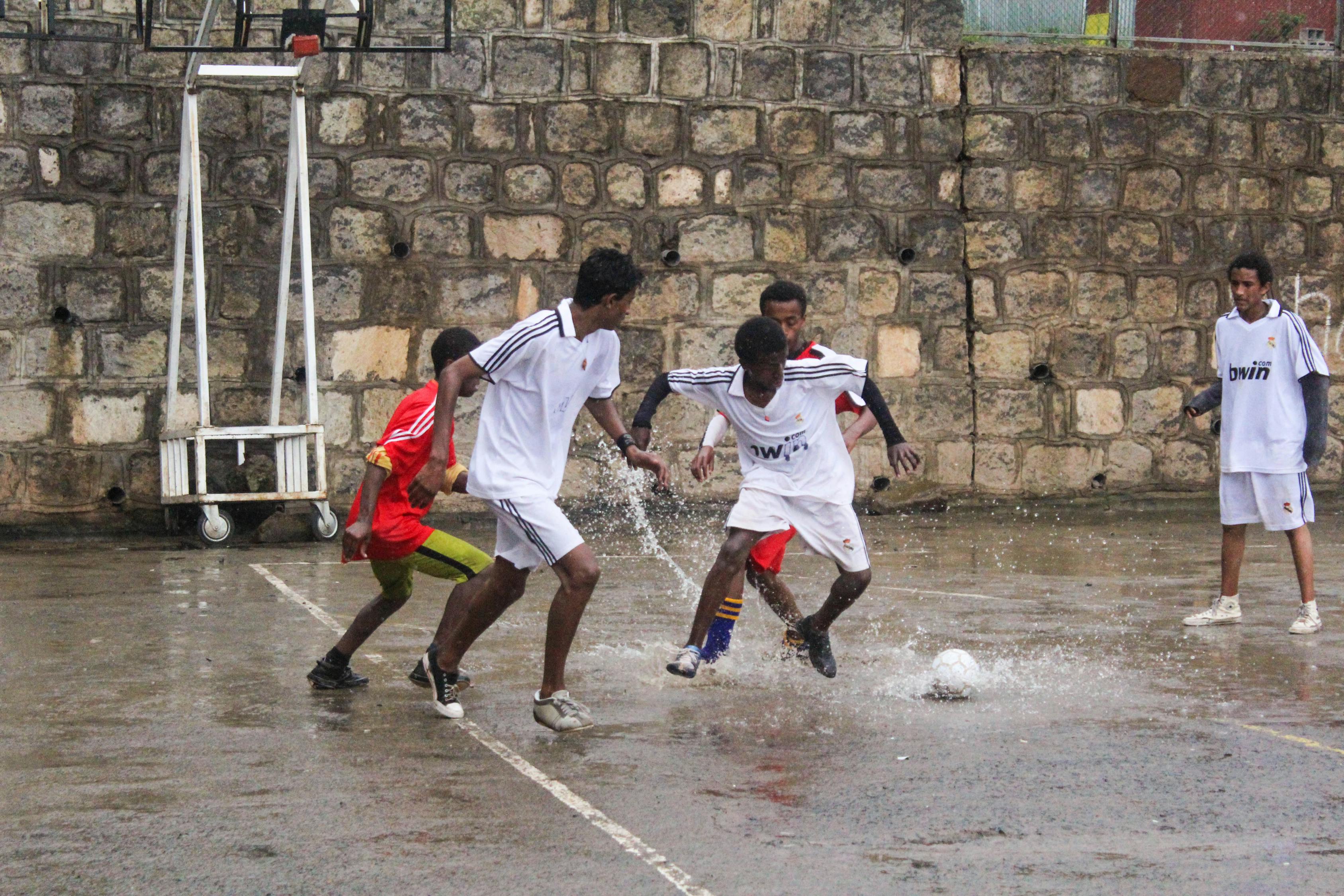 熱血瞬間，拔河比賽的激烈對(duì)決