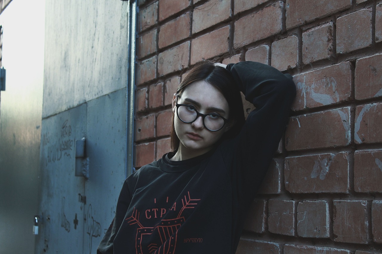 彭于晏最新照片展現(xiàn)多面魅力與成長印記，見證實(shí)力的蛻變之路。