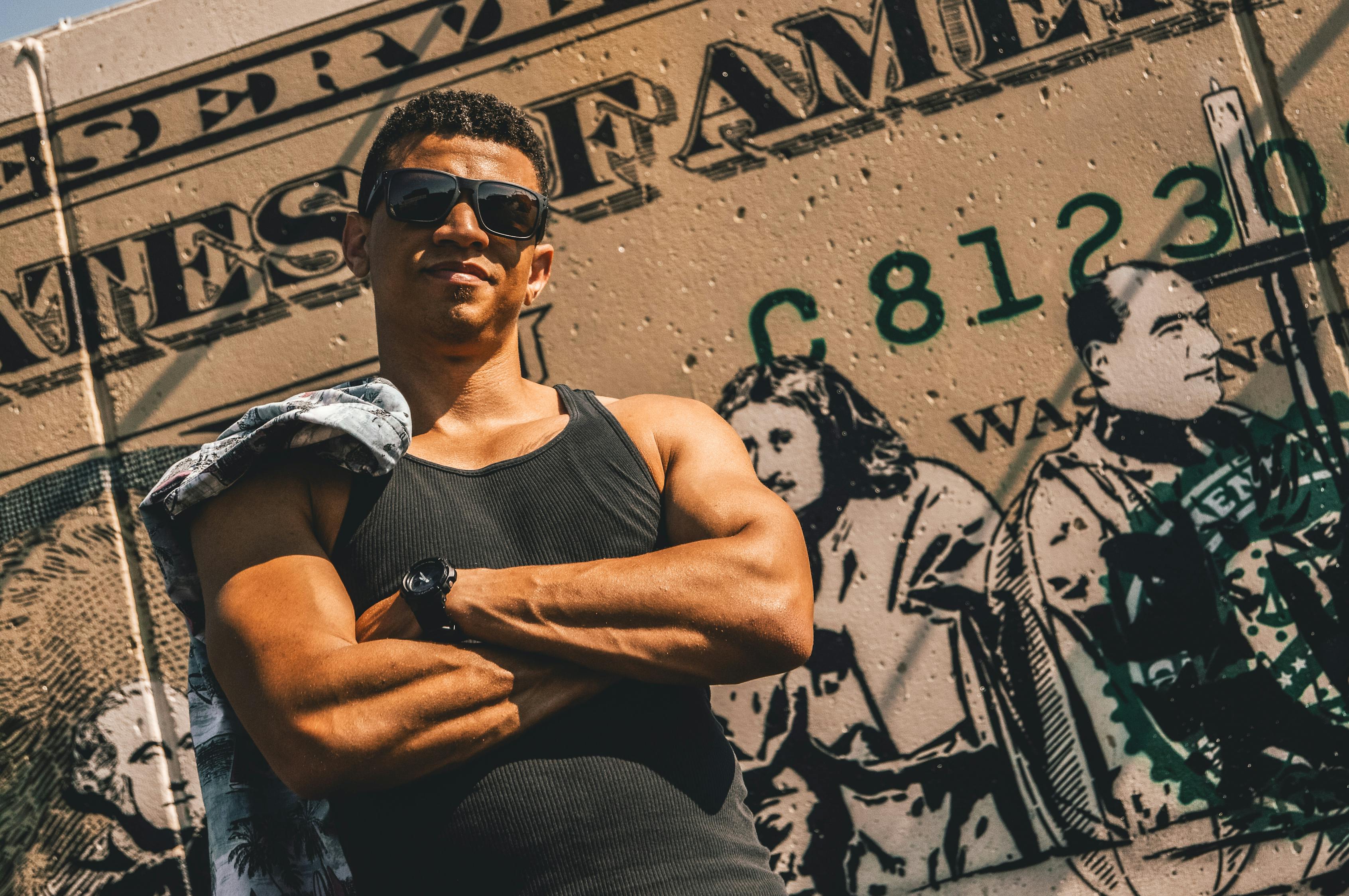 行尸走肉中的演員，生存與角色邊緣的探索