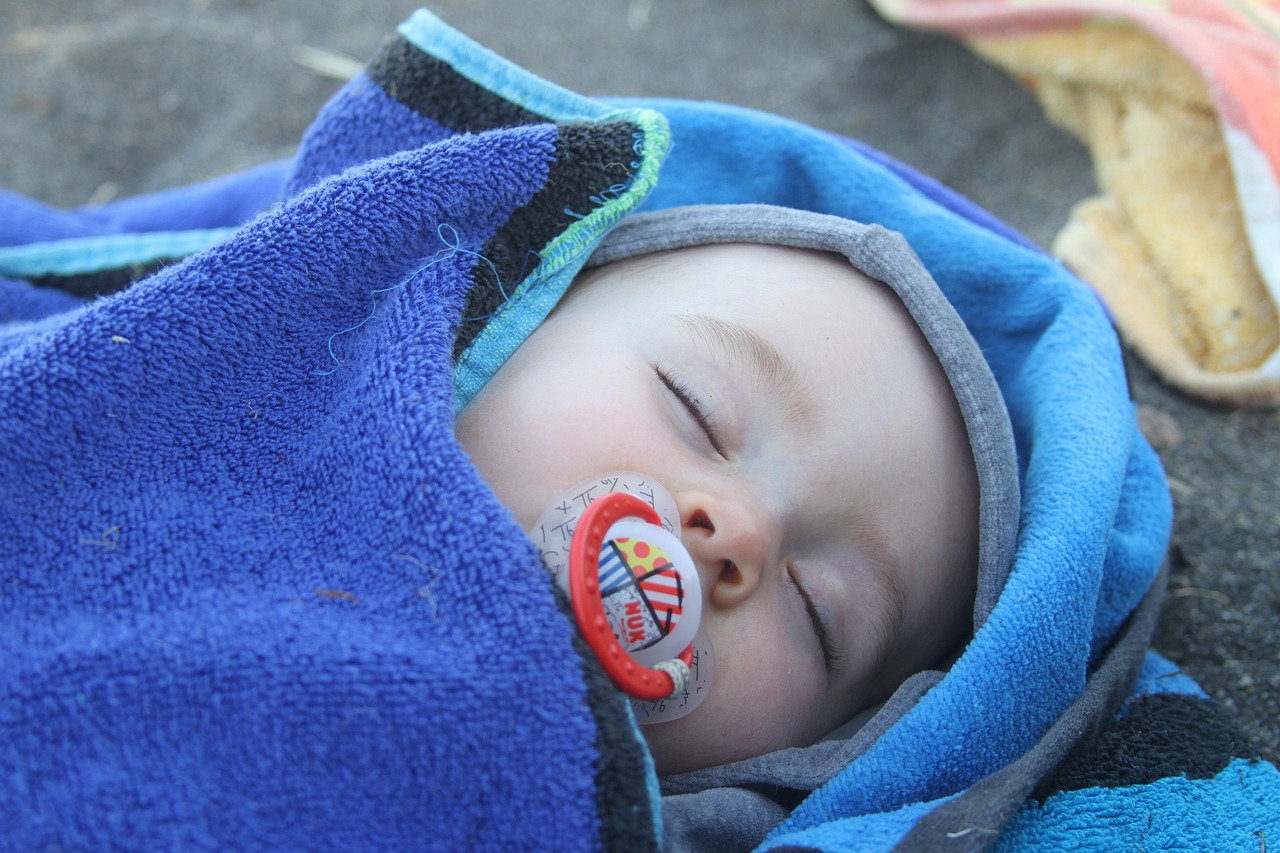 創(chuàng)新嬰兒奶瓶新款推薦，為新生兒家庭帶來(lái)溫馨關(guān)愛(ài)與革新