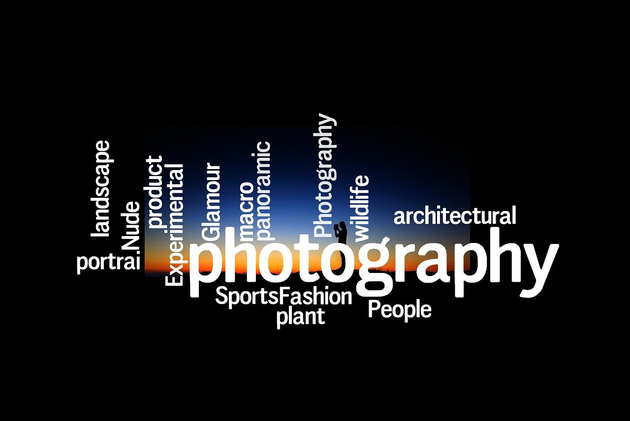 網(wǎng)絡(luò)時代雙刃劍效應(yīng)，AV明星圖的雙刃劍效應(yīng)與涉黃問題探討