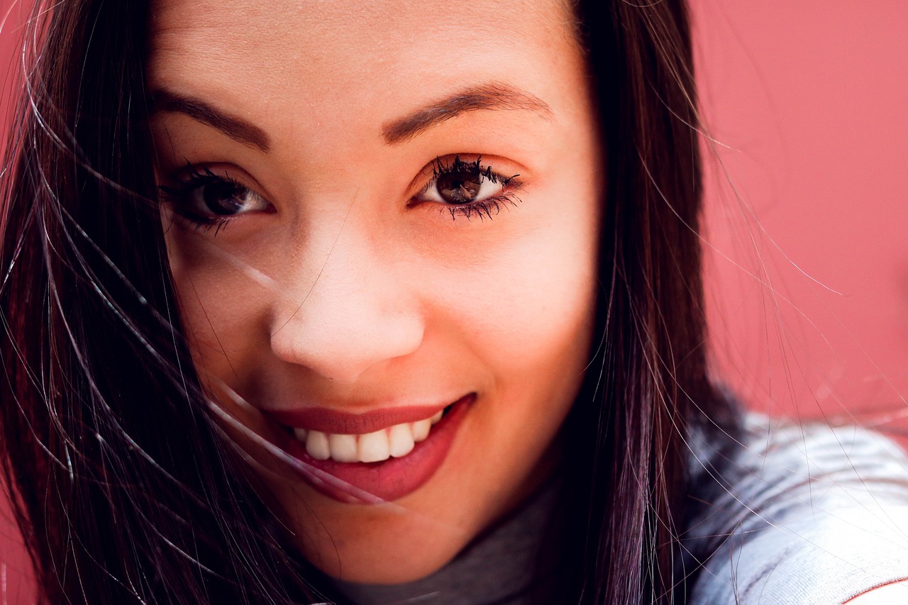 揭秘明星美容秘訣，紋眉之風(fēng)是否盛行？