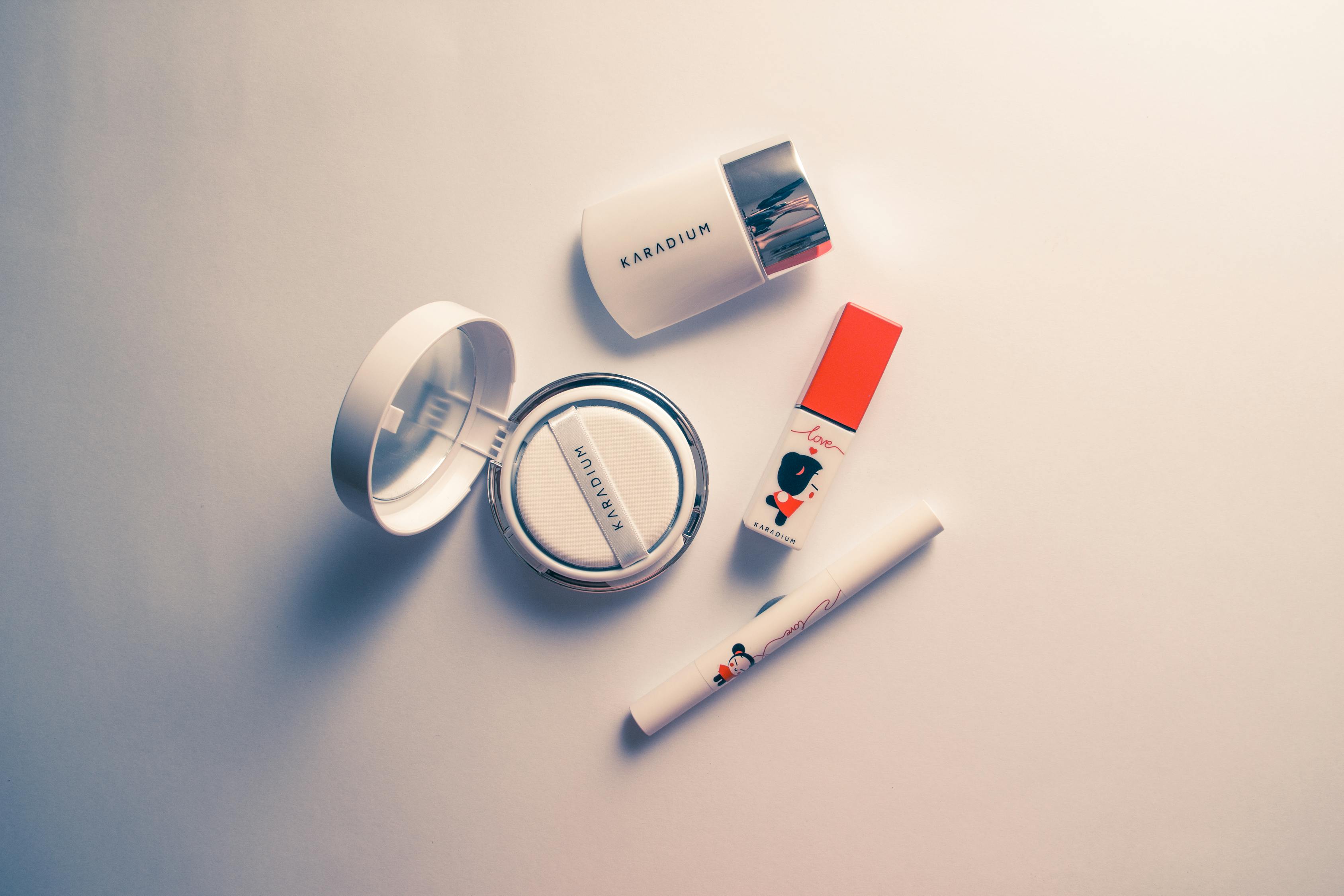 最新擠痘痘視頻探索與警示，護膚需謹慎，專業(yè)指導是關(guān)鍵