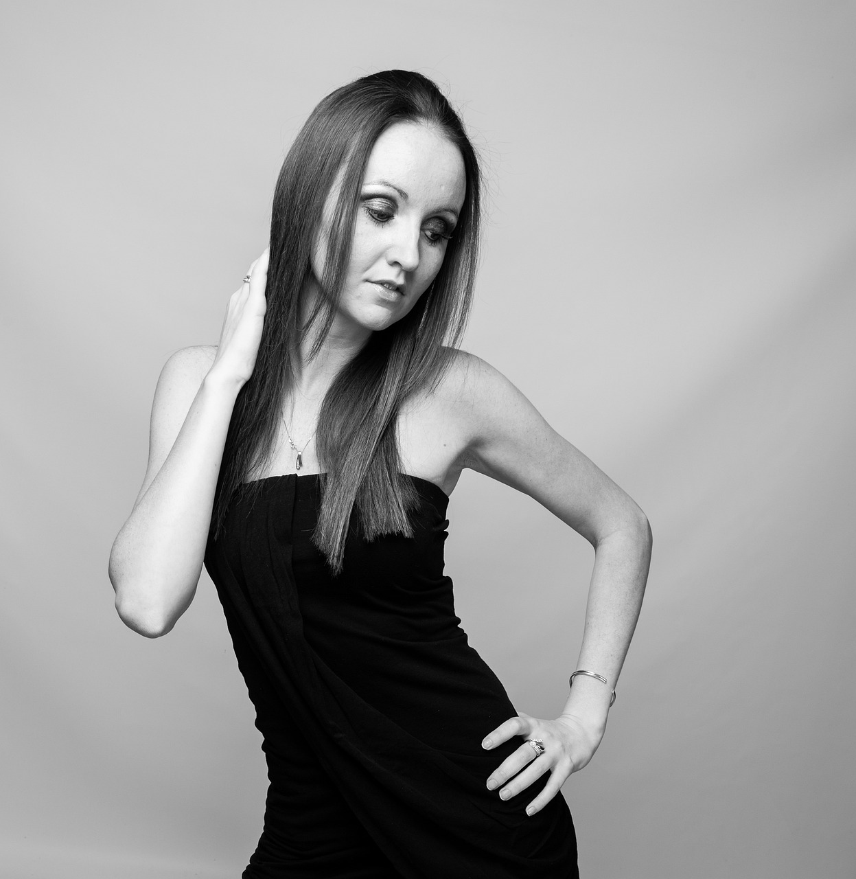 最新韓風時尚女生QQ頭像，潮流展現(xiàn)的魅力