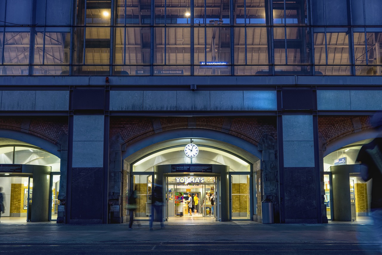 格桑央珠最新動態(tài)，藝術(shù)之光的璀璨綻放