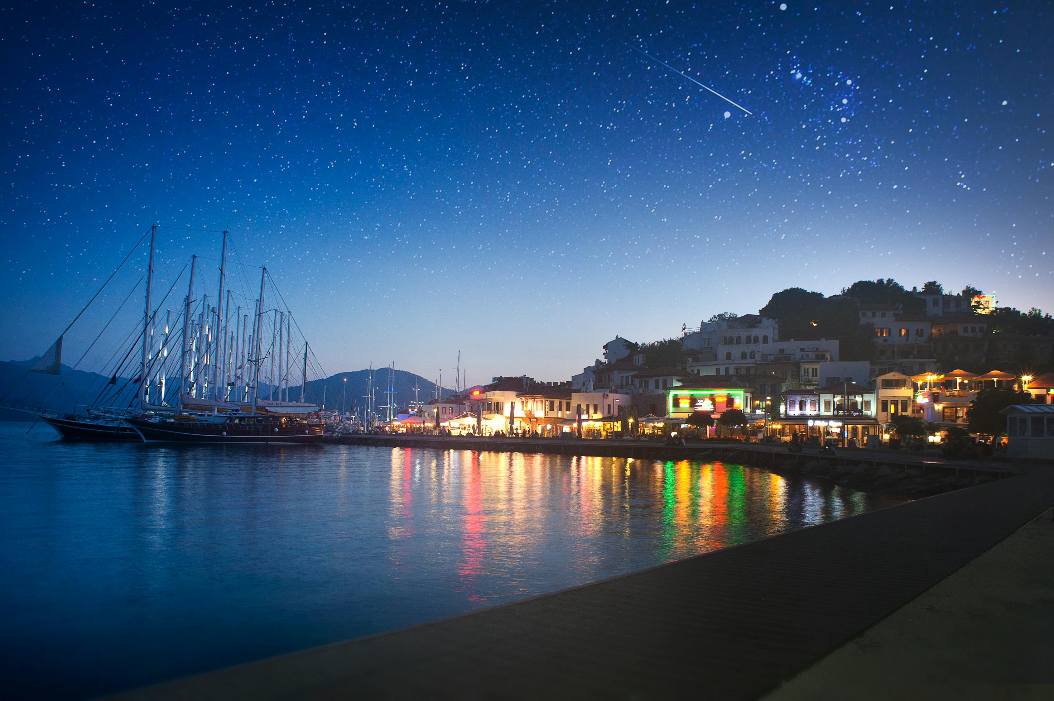 天津新晉月亮女神，璀璨之光點(diǎn)亮城市夜空之美