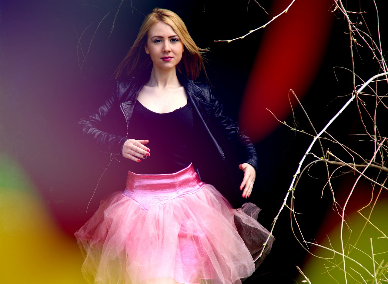 香港著名女演員群像，璀璨星光下的影視傳奇女性