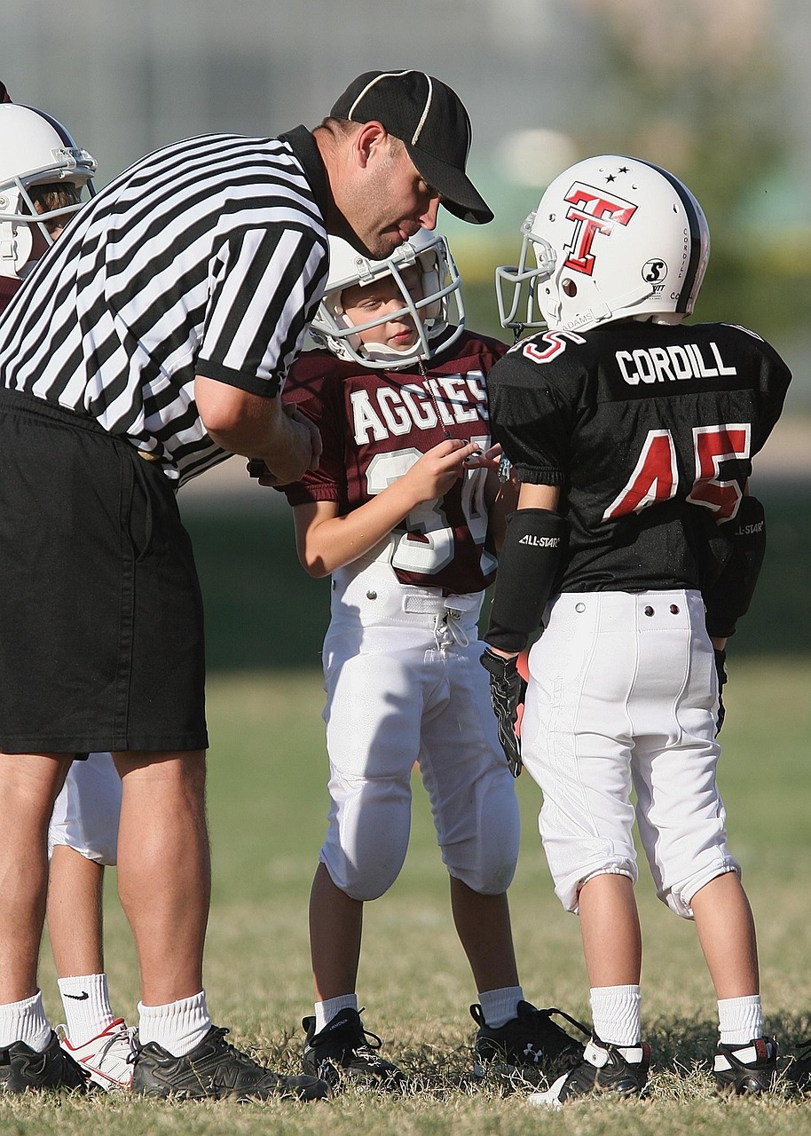 熱血青春！校園足球比賽熱血競(jìng)技盛宴，綠茵場(chǎng)上的榮耀之戰(zhàn)