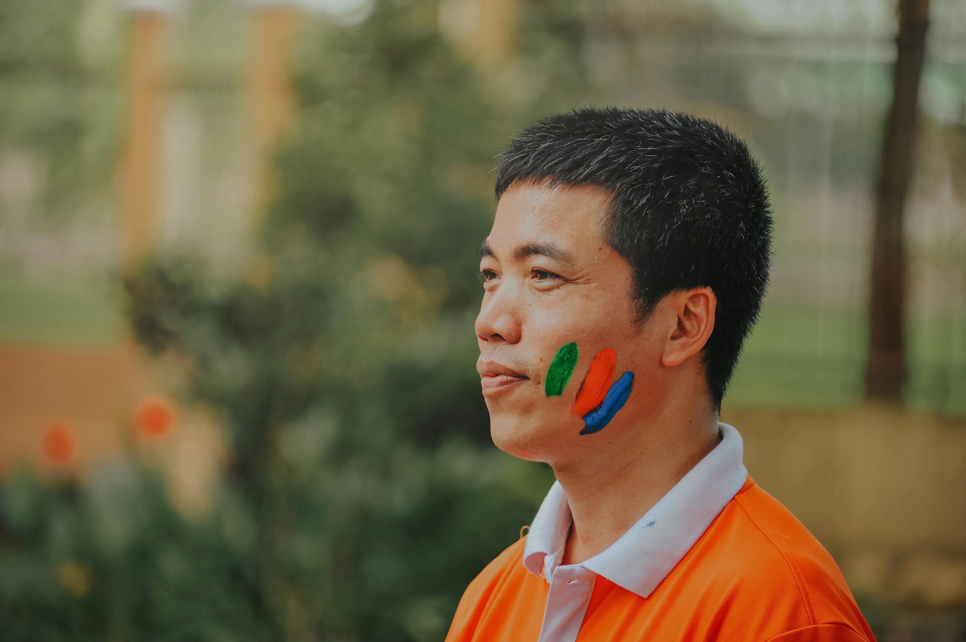 沙溢最新綜藝亮相，展現(xiàn)多面才華，魅力依舊不減！