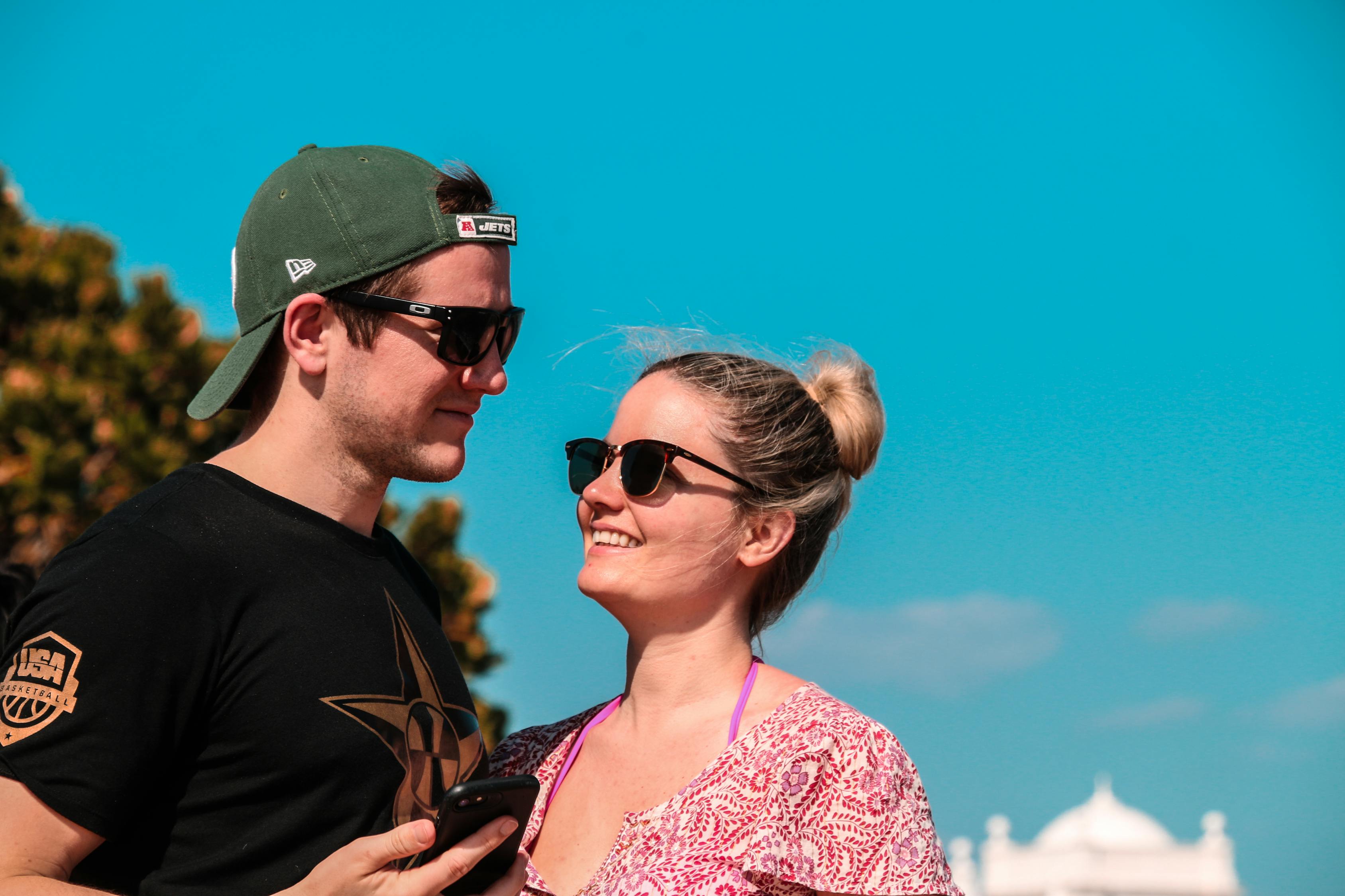 男生動(dòng)漫手機(jī)壁紙，時(shí)尚潮流與個(gè)人情感的完美交融