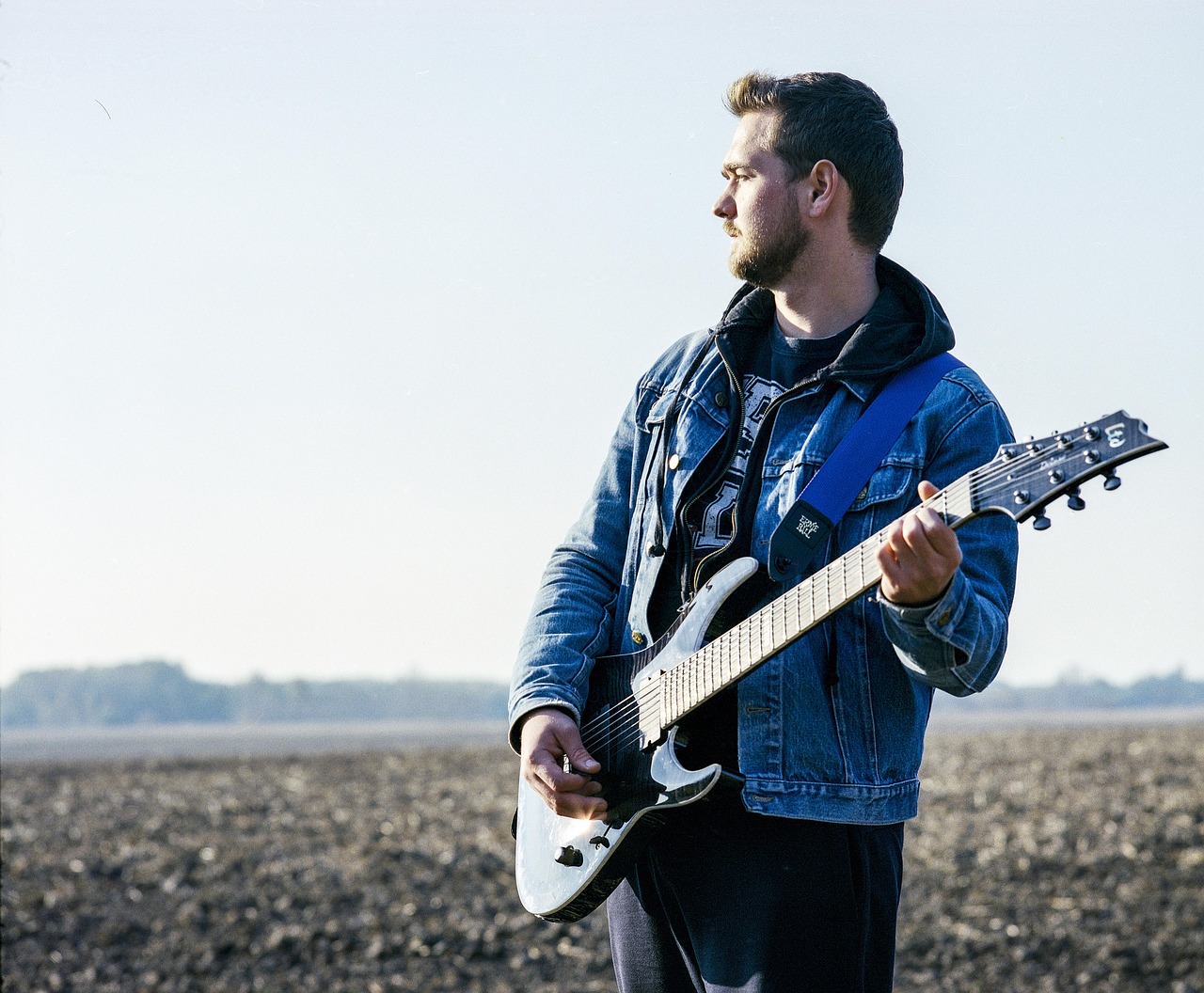 內(nèi)陸男演員，演技魅力與多元發(fā)展之路