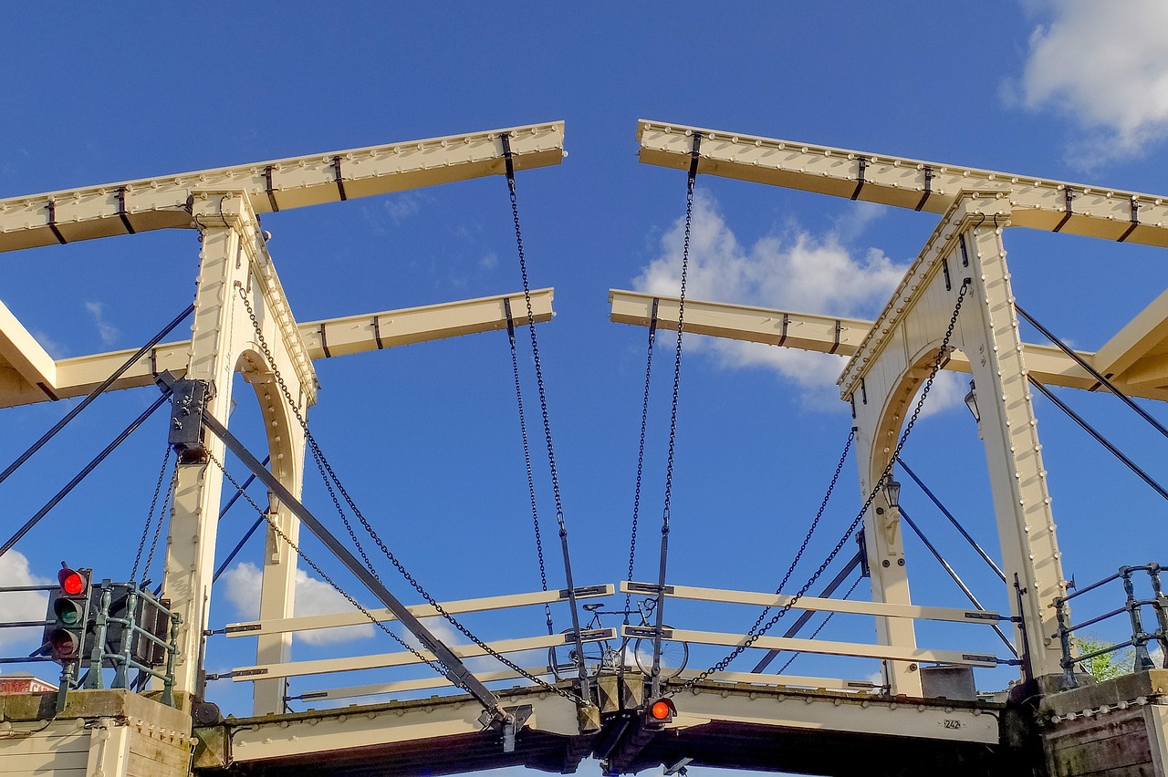 長江基建股票投資潛力與市場前景深度解析