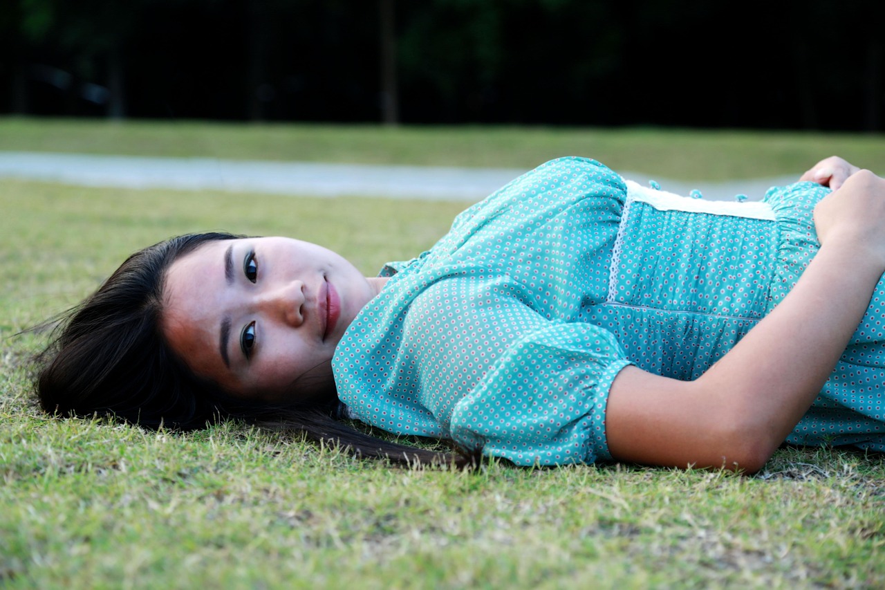 探索真實(shí)與美的交匯點(diǎn)，最新寫真集欣賞