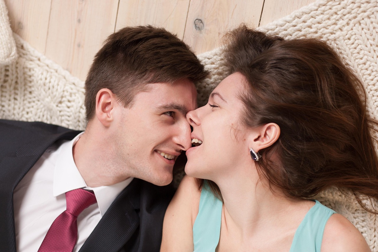 刻骨深情，情感糾纏的最新章節(jié)