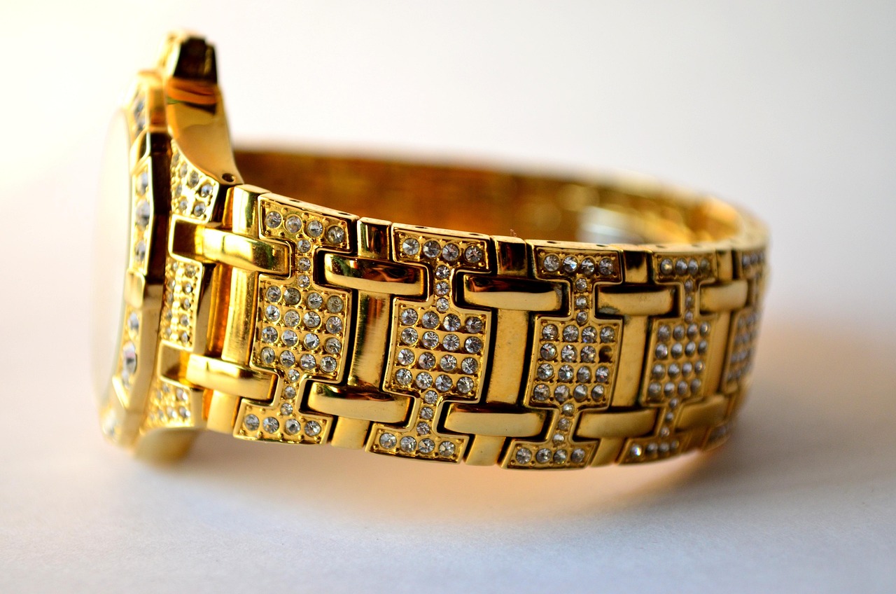 中國(guó)黃金新款手鏈，時(shí)尚與傳統(tǒng)的獨(dú)特融合魅力閃耀登場(chǎng)！