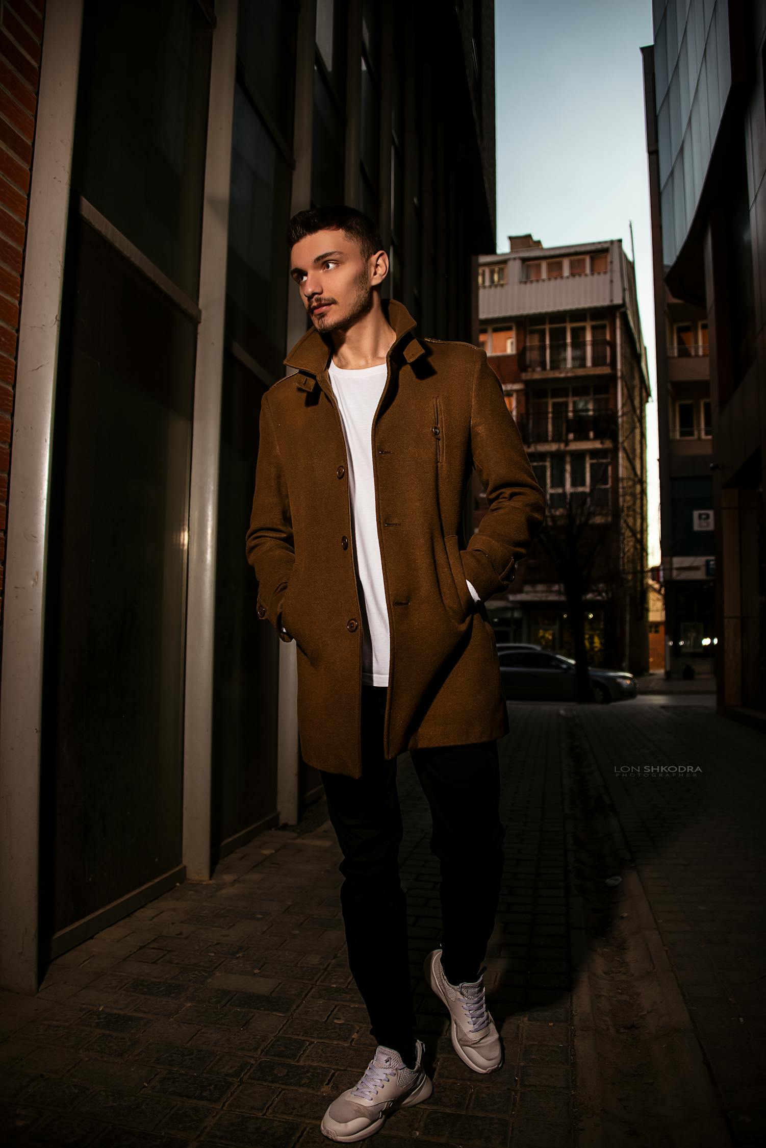 男土冬裝外套新款上市，時(shí)尚保暖雙全，男士冬季時(shí)尚外套亮相