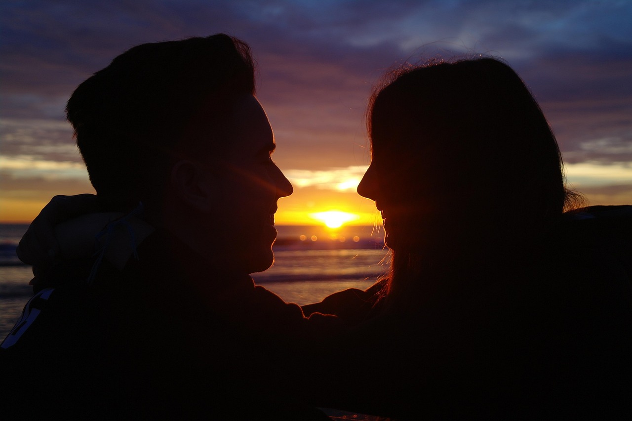 這里的黎明靜悄悄，演員們的無(wú)聲情感訴說(shuō)