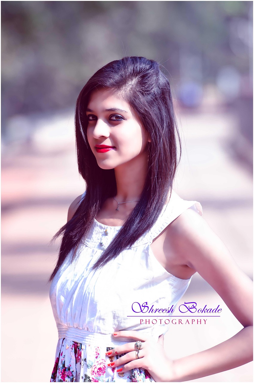 楊冪機(jī)場(chǎng)時(shí)尚瞬間，星光閃耀的絕美時(shí)刻