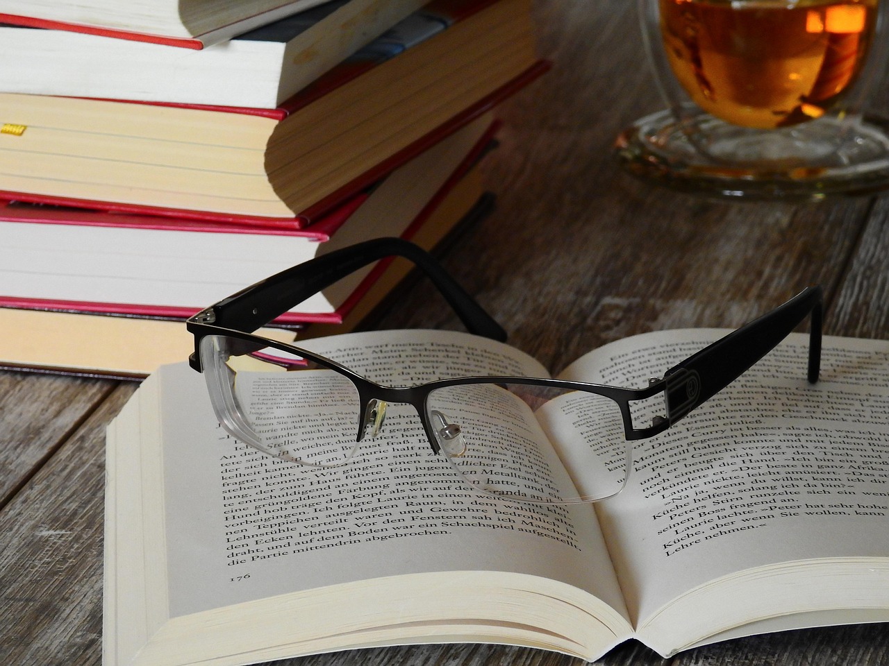 探索R級電影的在線世界，觀影體驗與版權(quán)問題探討