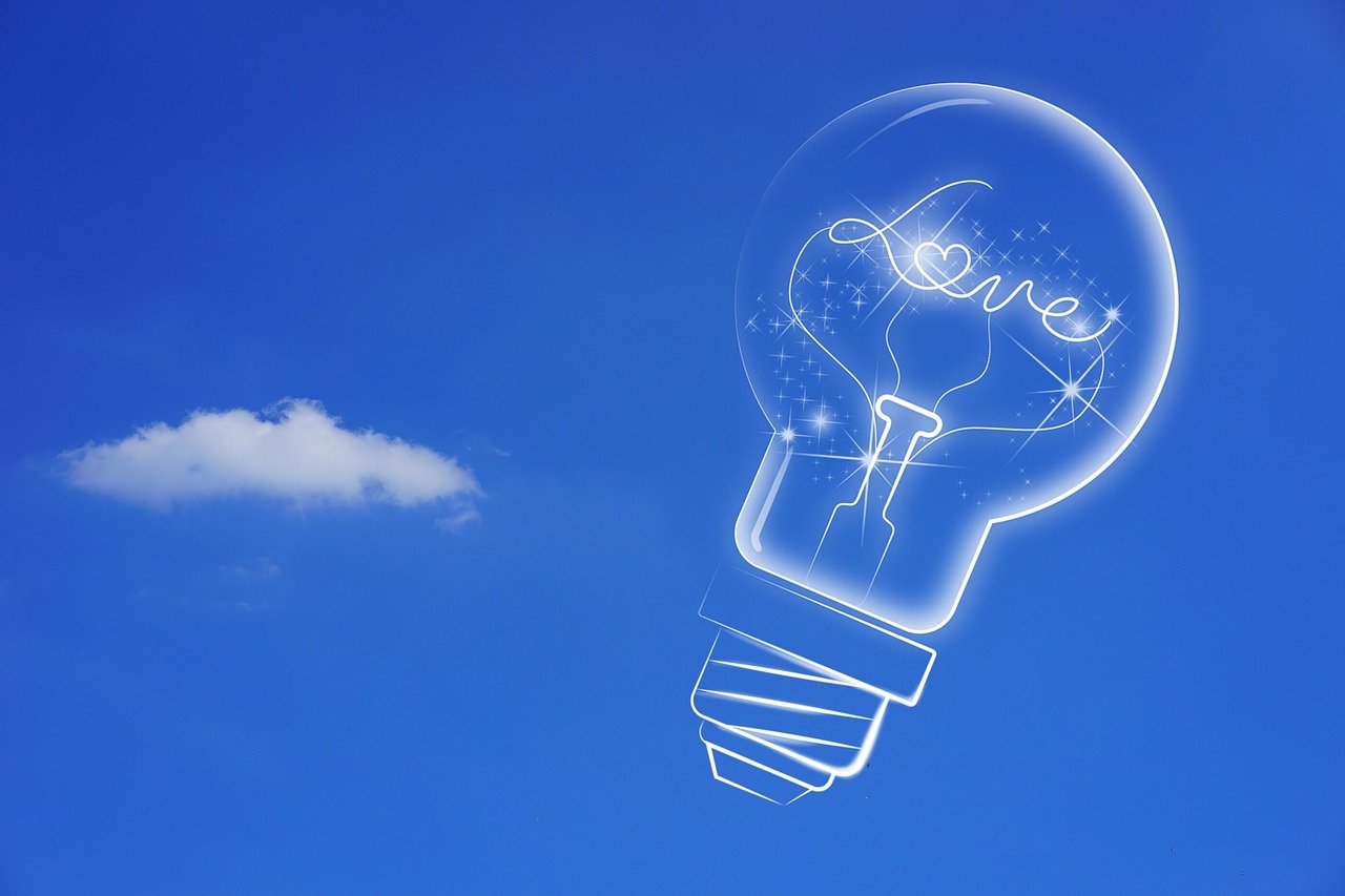 喜樂(lè)之劇，成長(zhǎng)與愛(ài)情的絢爛篇章