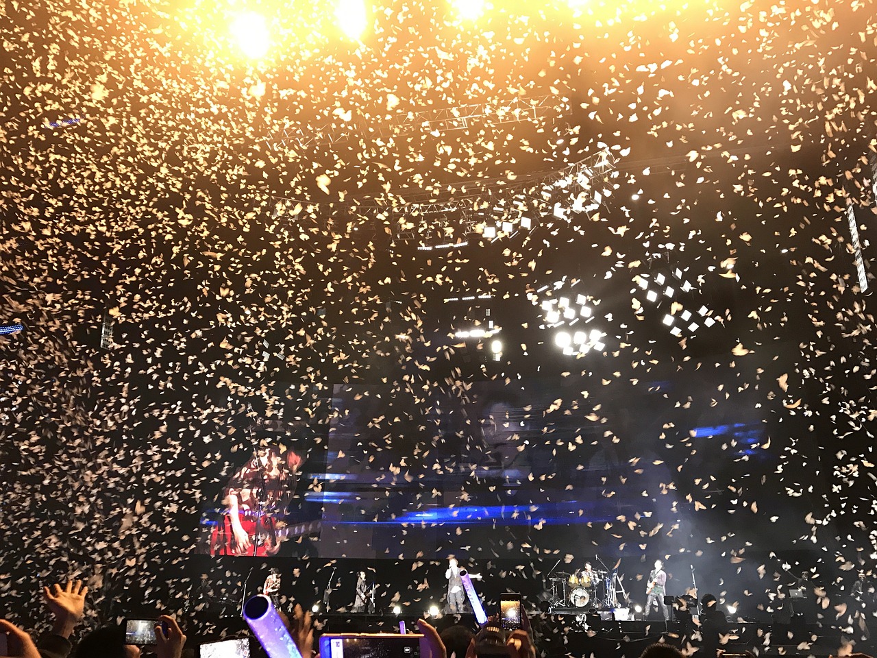 新疆多元文化與經(jīng)濟(jì)建設(shè)蓬勃發(fā)展，最新動(dòng)態(tài)概覽