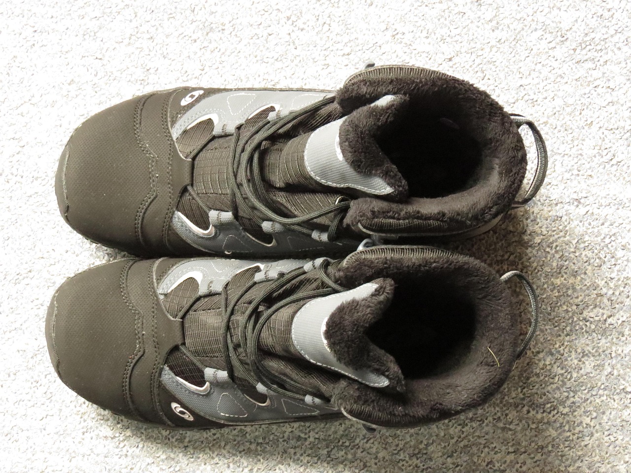 墨玉手鐲，價(jià)格及魅力展現(xiàn)，高清圖片全解析