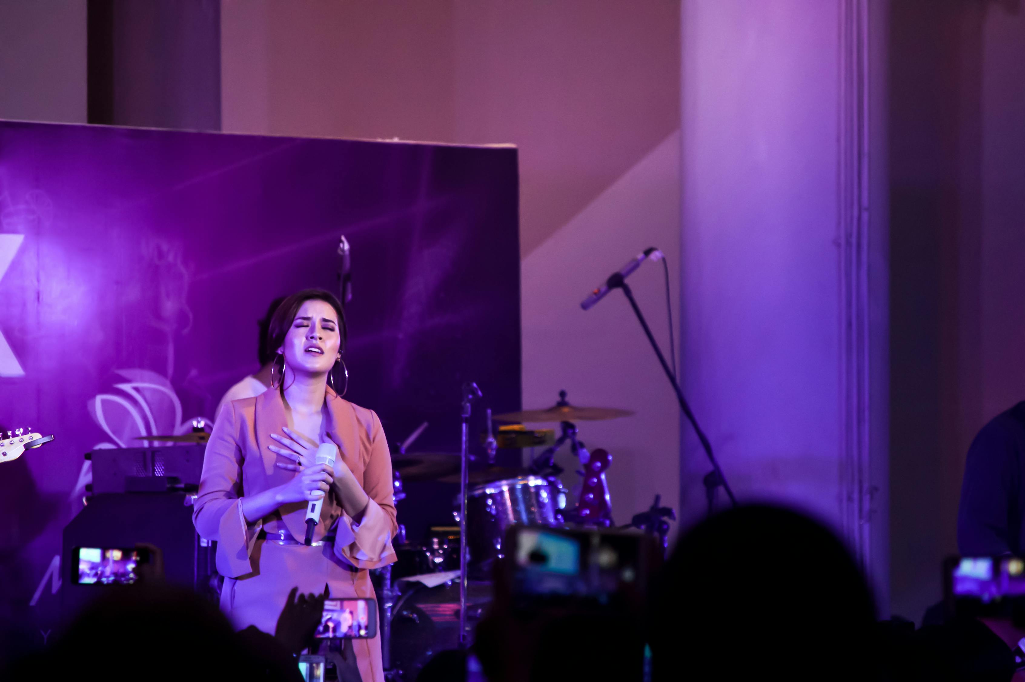 戀愛的犀牛演員，舞臺(tái)激情與人生思考之旅