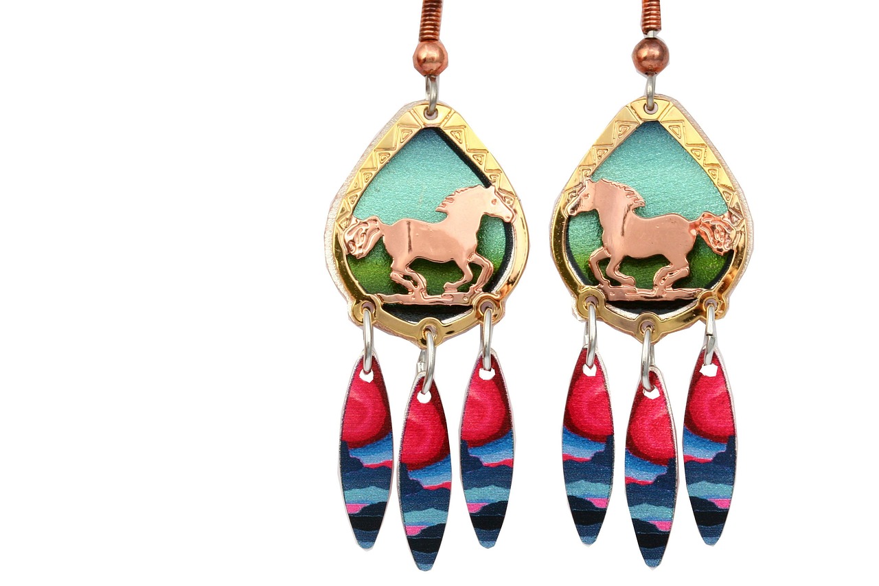 周大福新款鉆戒，時(shí)尚閃耀，獨(dú)特魅力詮釋愛情風(fēng)采