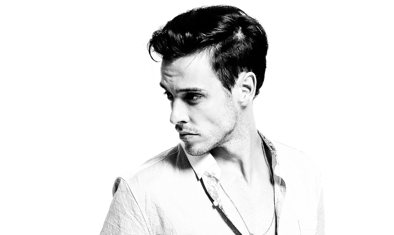 男頭動漫黑白風(fēng)格的美學(xué)體驗