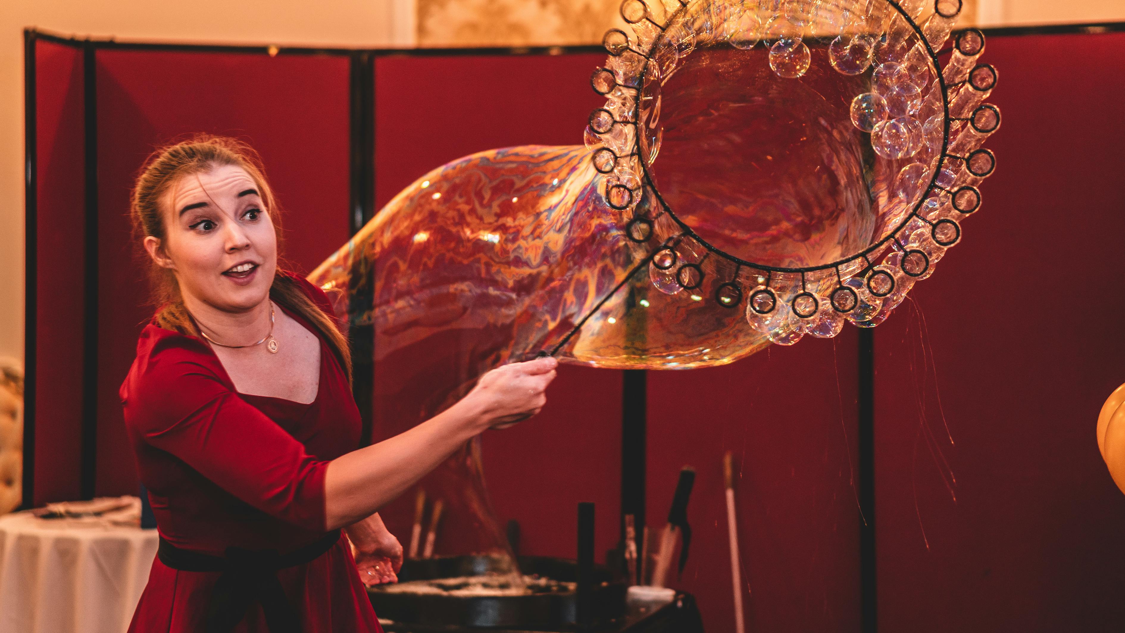 王剛，演繹和珅角色的表演藝術(shù)之路