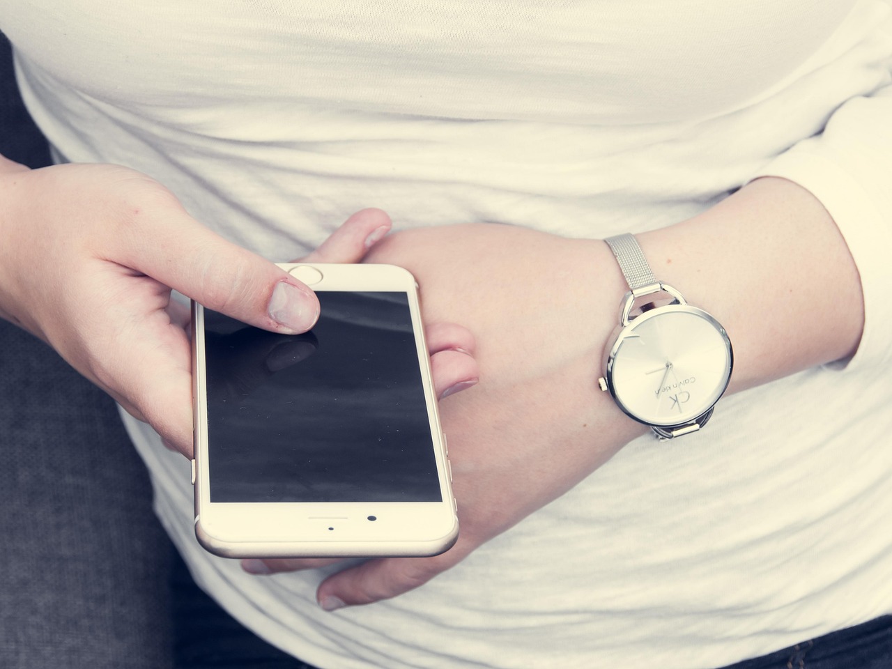 最新時(shí)尚手機(jī)，引領(lǐng)潮流的科技新寵